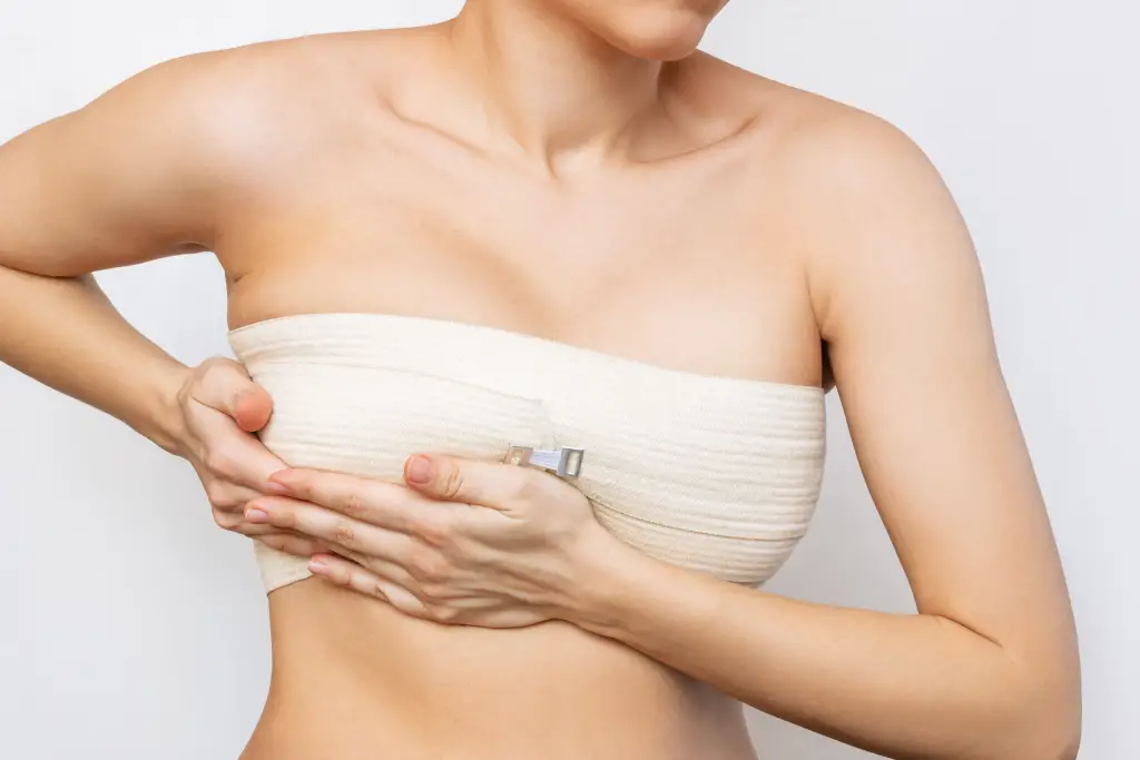 Discover tips to manage heavy breasts after a lift. Find comfort with the best breast augmentation experts at Reveal Plastic Surgery in San Jose, CA.